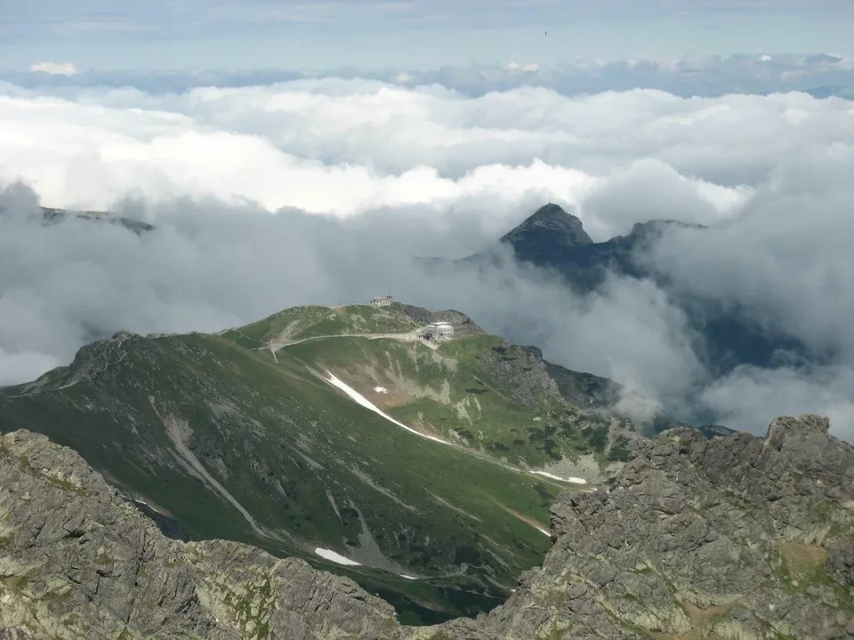 Spojrzenie z góry na Kasprowy i Giewont