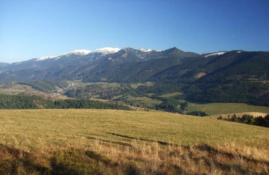 Podtatranska brazda Hutianska kotlina Zapadne Tatry Holica z uboce Polianok