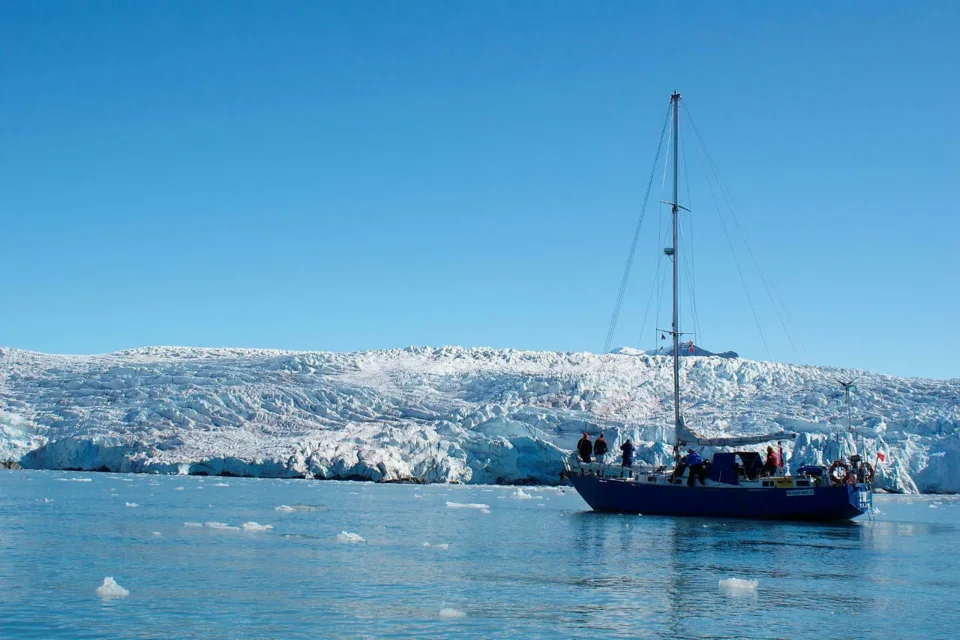 JACHTEM „STARY” DO NARWIKU I NA SPITSBERGEN