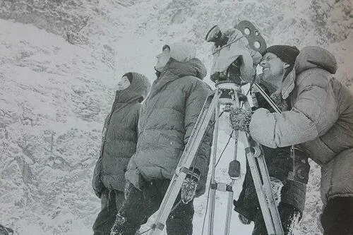 Z CYKLU KINO GÓRSKIE W MUZEUM TATRZAŃSKIM: projekcja cyklu filmów Jerzego Surdela „Dwóch”, „Odwrót”, „Akcja”