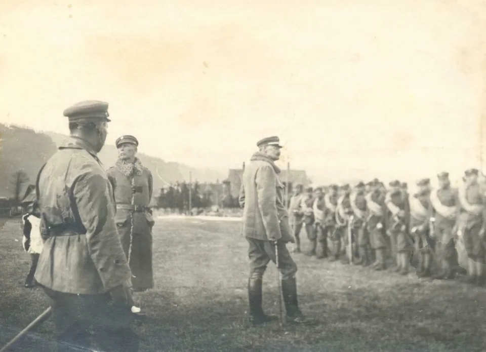 WYSTAWA W 100. ROCZNICĘ ODZYSKANIA NIEPODLEGŁOŚCI POLSKI POŚWIĘCONA ŻOŁNIERZOM WOJSKA POLSKIEGO, KTÓRZY WALCZYLI W PIERWSZEJ I DRUGIEJ WOJNIE ŚWIATOWEJ