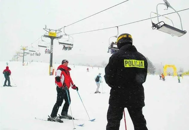 Policjanci na nartach ruszają jutro na stoki