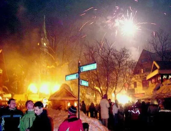 Podhalański sylwester na lodzie i na basenie