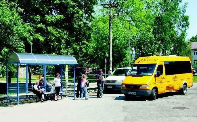 Nowa wiata przystankowa