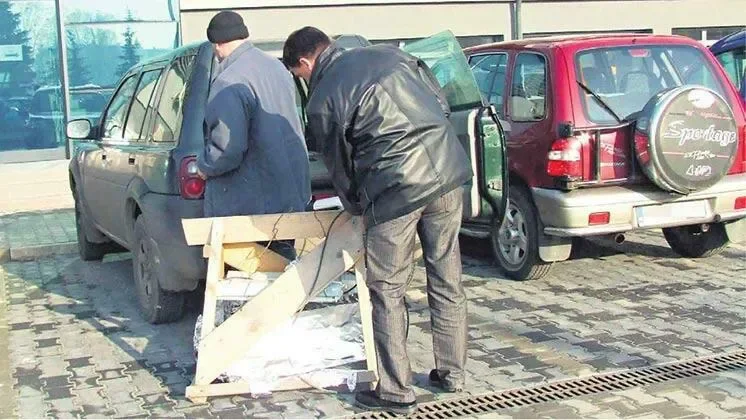 Marihuana, haszysz, amfa w rękach policjantów