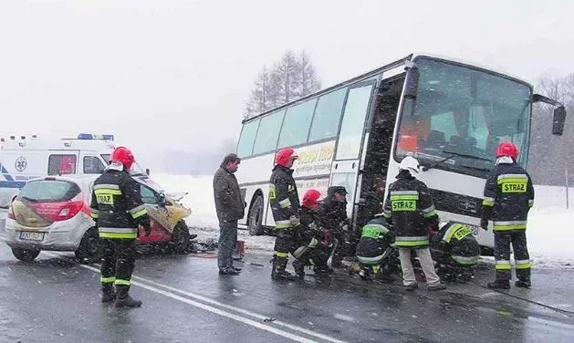 Zarzuty za jazdę na gazie i bez uprawnień