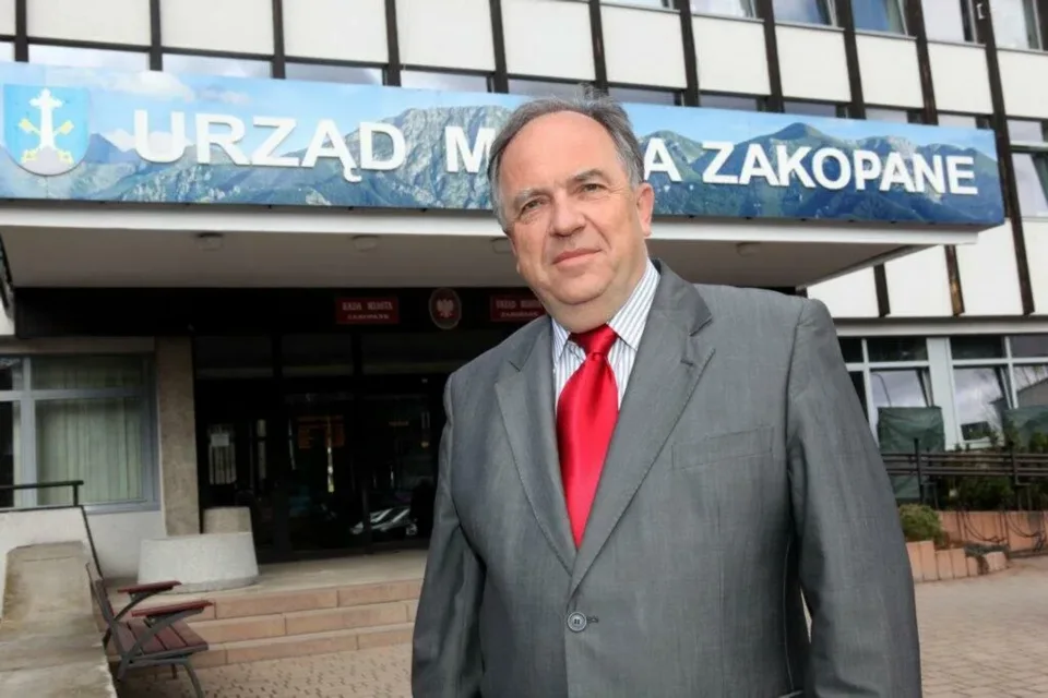 JEST PRZYJAŹŃ, NIE KONFLIKT