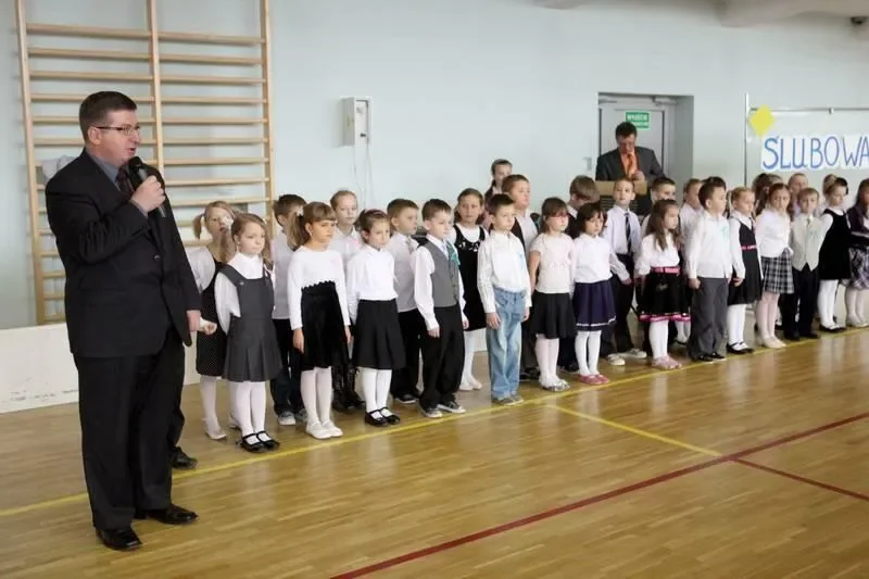 Ślubowanie pierwszoklasistów w "szóstce"