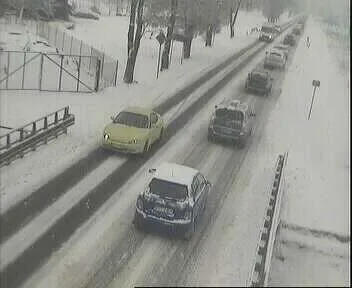 Uwaga kierowcy! Na podhalańskich drogach jest bardzo ślisko!