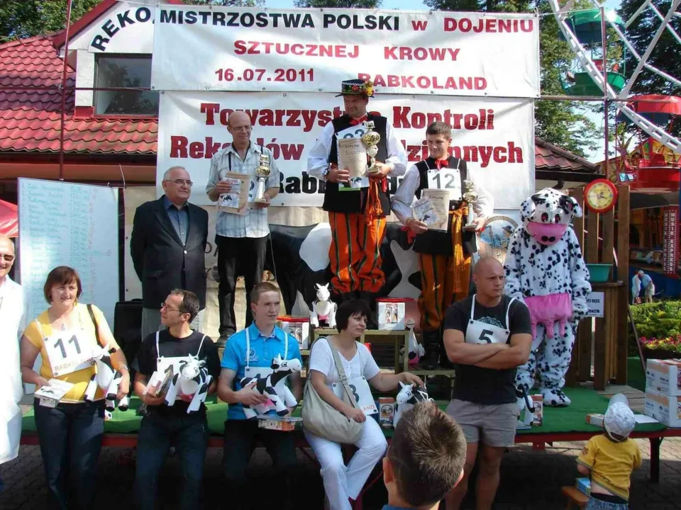 Mistrzostwa Polski w Dojeniu Sztucznej Krowy za nami! Zobacz zdjęcia