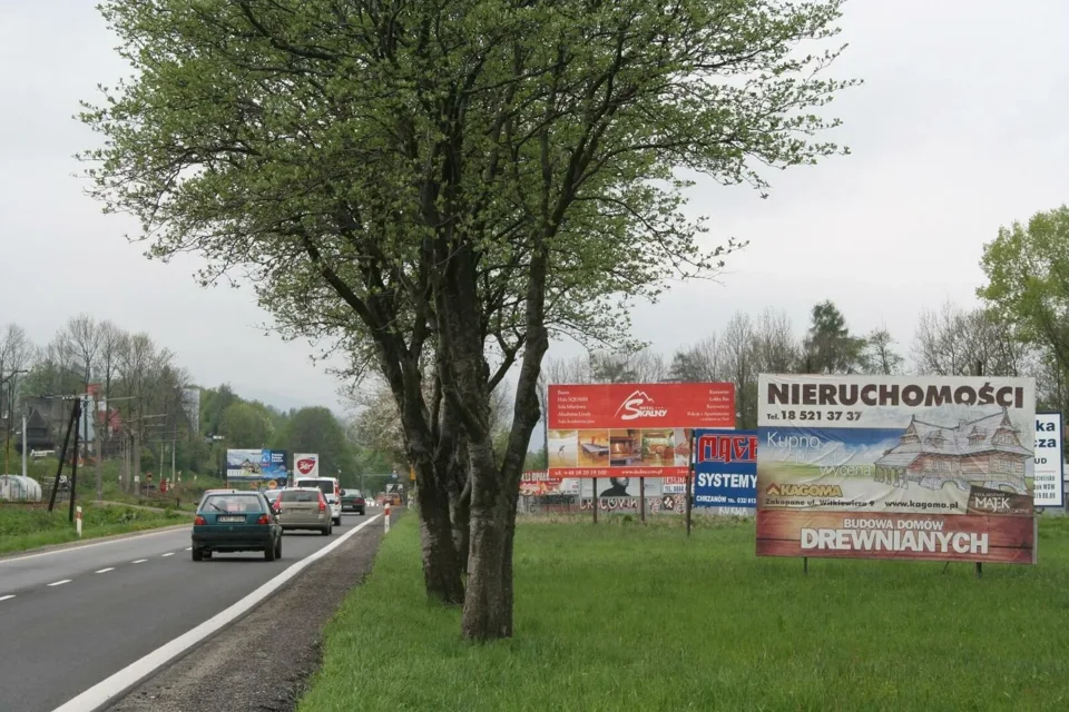 STAROSTA ZAPOWIADA WALKĘ Z REKLAMAMI