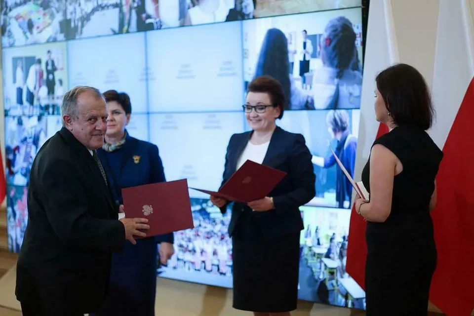 Nadanie tytułów honorowych profesora oświaty w 2016 r.