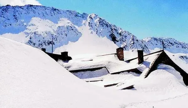Pięć Stawów odcięte od świata. Tatry zasypane