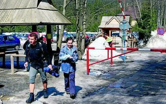 Zasypało drogę do Morskiego Oka