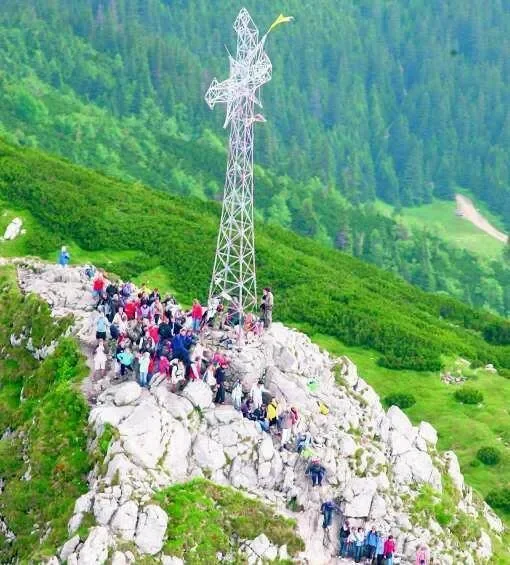 Krzyż na Giewoncie wytrzyma wiele lat