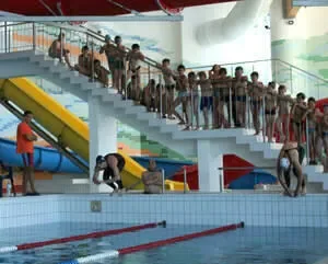 Aquapark pełen pływaków