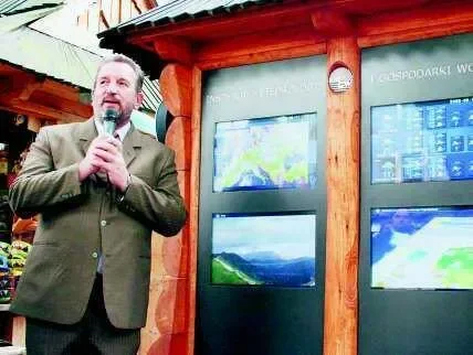 Kiosk z pogodą w górach