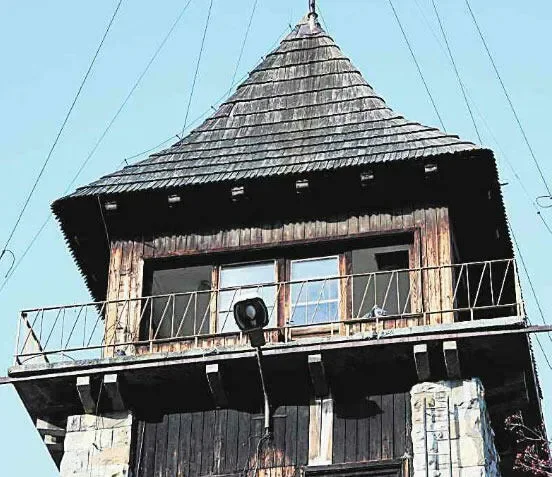 Nocne libacje w strażnicy