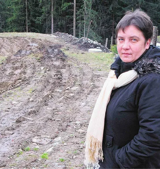 Wjechali na cudzą działkę i zniszczyli ją