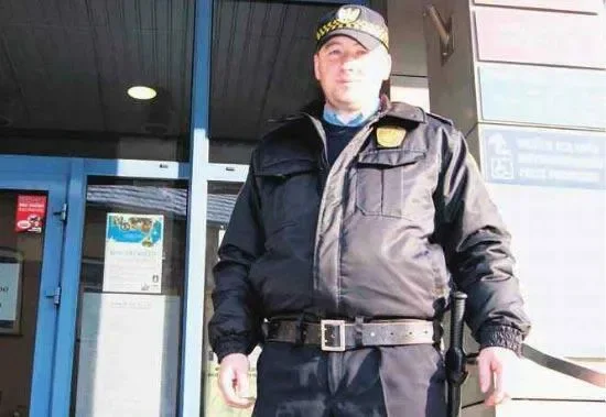 Strażnicy miejscy nie palą się do paralizatorów