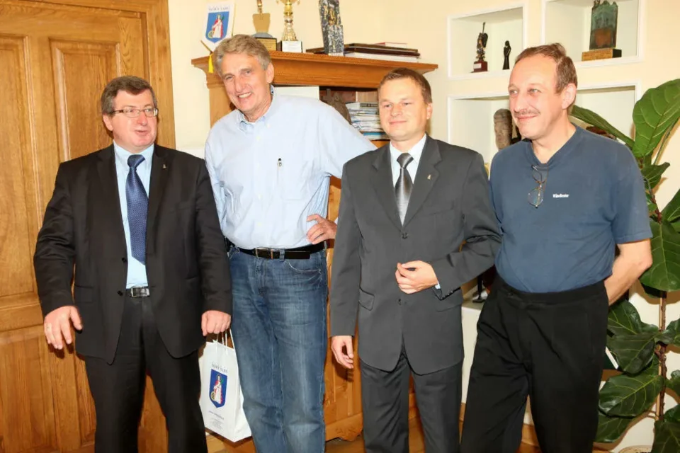 Partyzanci zajmą lotnisko