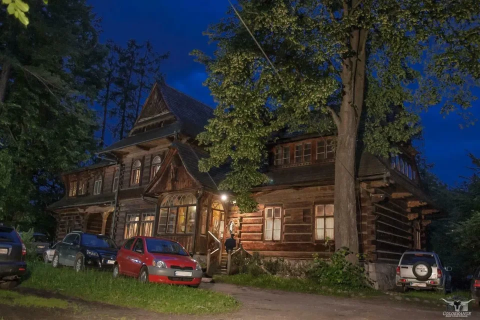 HISTORYCZNE ZAMKNIĘCIE MUZEUM STYLU ZAKOPIAŃSKIEGO CZYLI KOLIBA W PRZEDDZIEŃ REMONTU