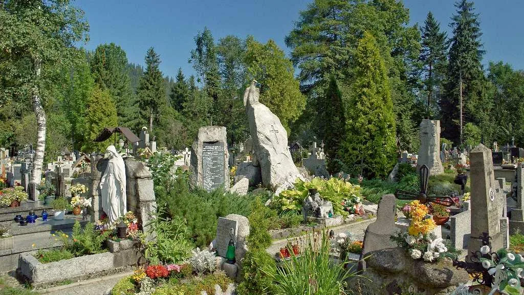 Pomniki Legionistów i Małkowskich, widok z trasy zwiedzania (fot. Andrzej Samardak)