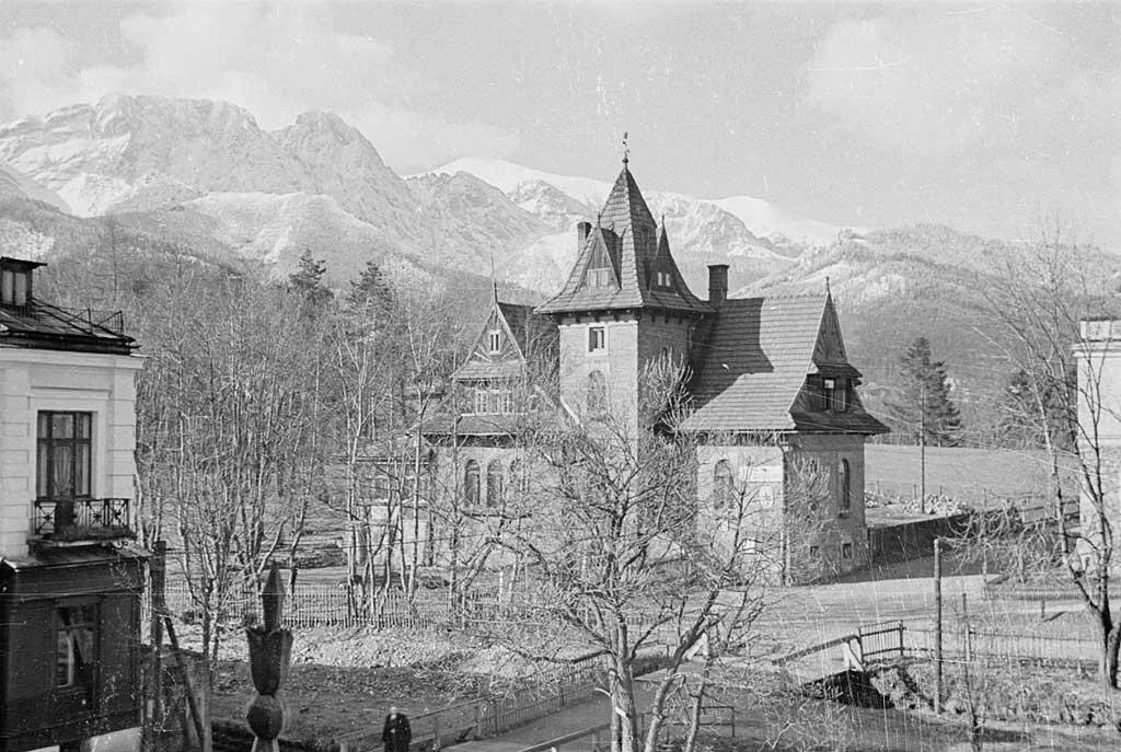Dworzec Tatrzański (lata 30-te XX w.) (fot. arch. Muzeum Tatrzańskiego)