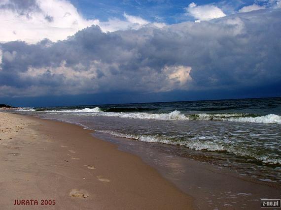 Jurata 2005 - sierpień. Za chwilę  burza pogoni nas z plaży!