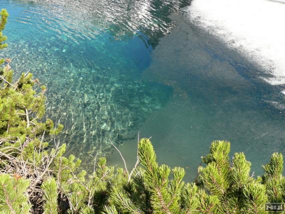 Morskie Oko - topniejąca pokrywa lodowa