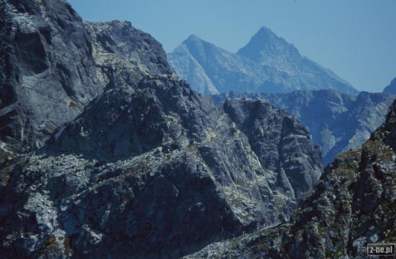 Widok z Kościelca przez Kozią Przełęcz w kierunku Rysów i Wysokiej