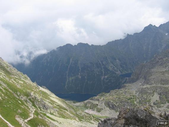 Widok ze Szpiglasowej Przełęczy naMorskie Oko i Czarny Staw pod Rysami