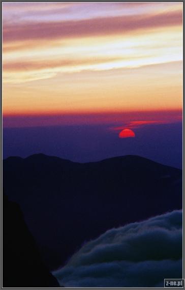 Zachód słońca nad Czerwonymi Wierchami. Widok z Rysów