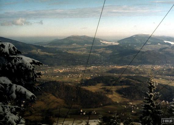      Widok z Lubonia (w tle Śnieżnica i Ćwilin, w dole Mszana Dolna